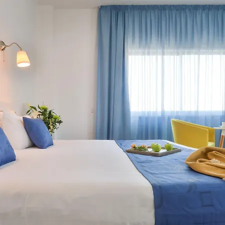 Mikes Kanarium Hotel Larnaca