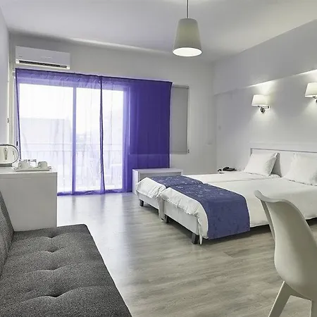 Hotel Mikes Kanarium Larnaca