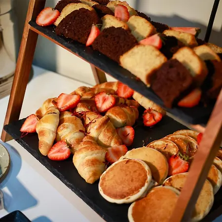 Mikes Kanarium Larnaka