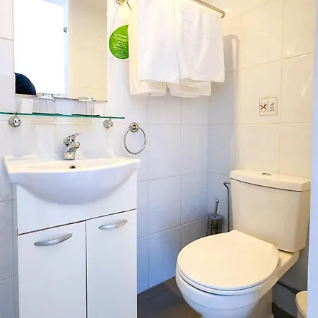 Mikes Kanarium Larnaka