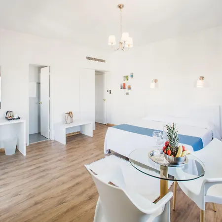 Ξενοδοχείο Mikes Kanarium Λάρνακα