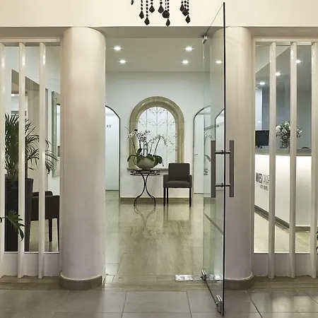Отель Mikes Kanarium 3*