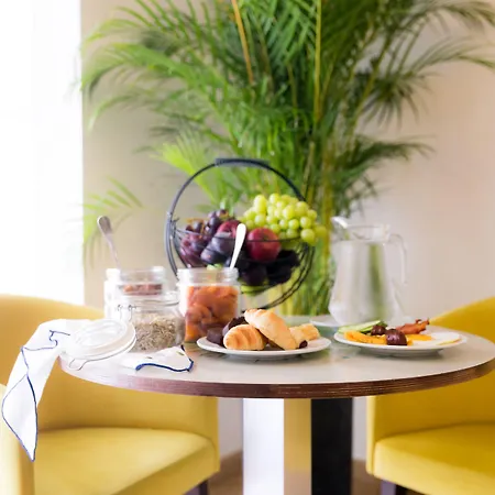 Mikes Kanarium Hotel Larnaka