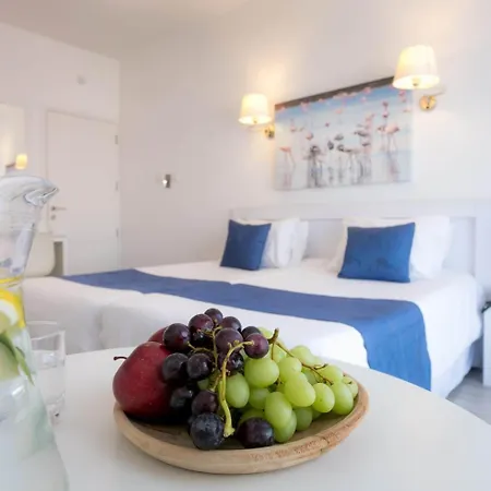 Mikes Kanarium 3* Lárnaka