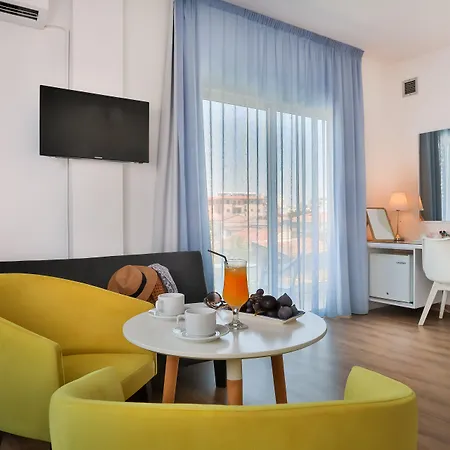 Hotel Mikes Kanarium Larnaka