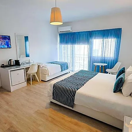 Hotel Mikes Kanarium Larnaca