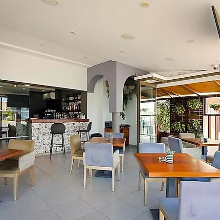 Mikes Kanarium Hotel 3*
