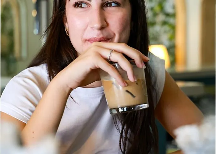 Hotel Mikes Kanarium Larnaca