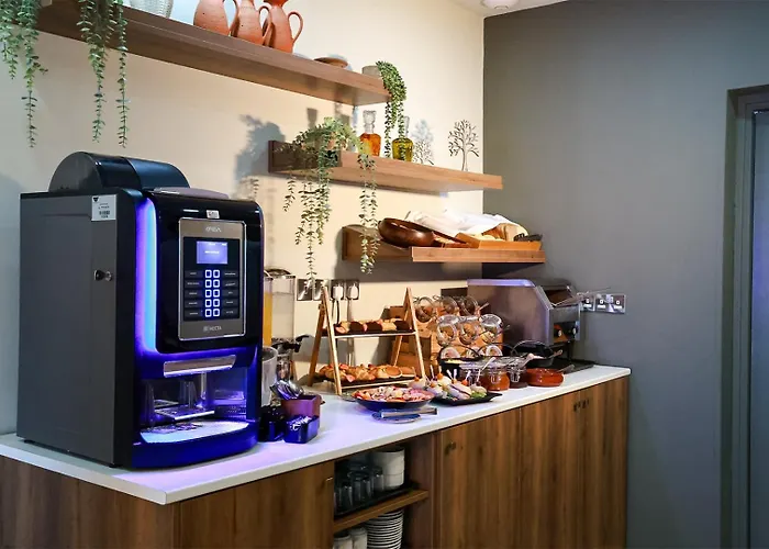 Mikes Kanarium Hotel Larnaca