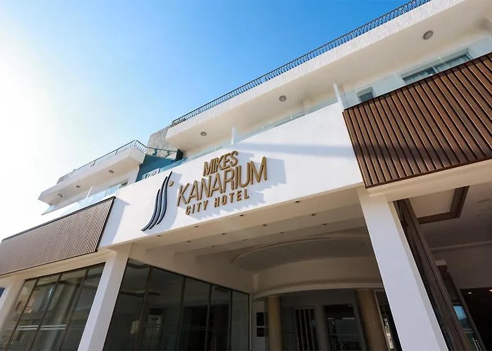 Mikes Kanarium מלון