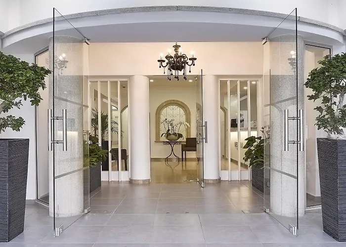 Hotel Mikes Kanarium 3*