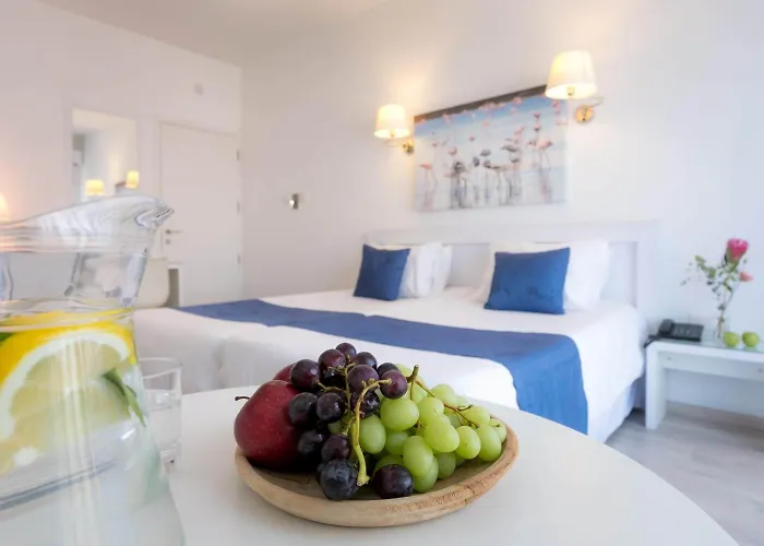 Mikes Kanarium 3* Larnaca