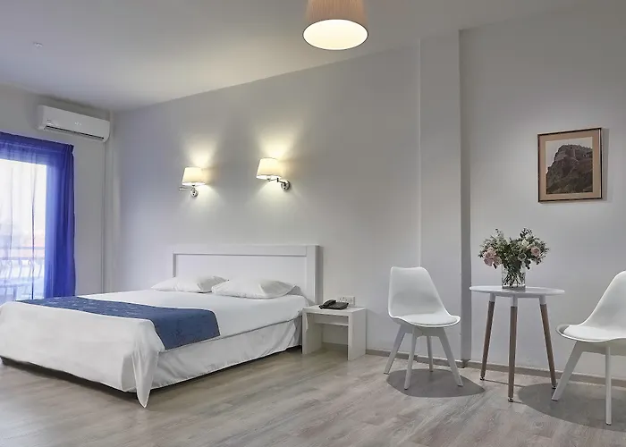 Hotel Mikes Kanarium Larnaca