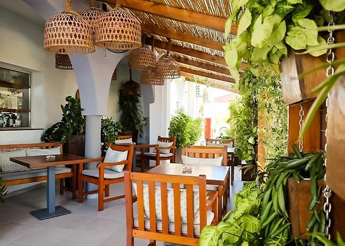 Mikes Kanarium 3* Larnaca