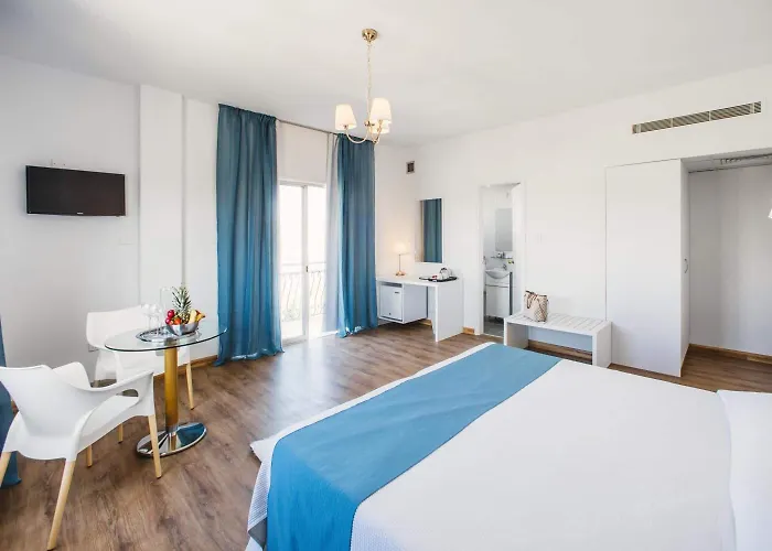 Hotel Mikes Kanarium 3*