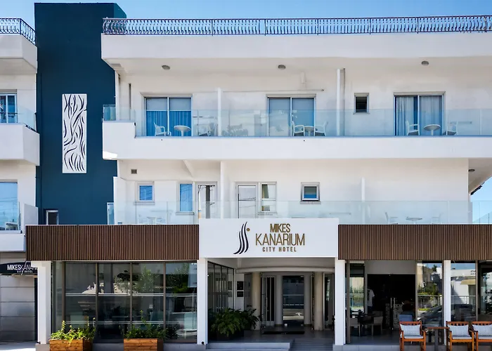 Mikes Kanarium 3*