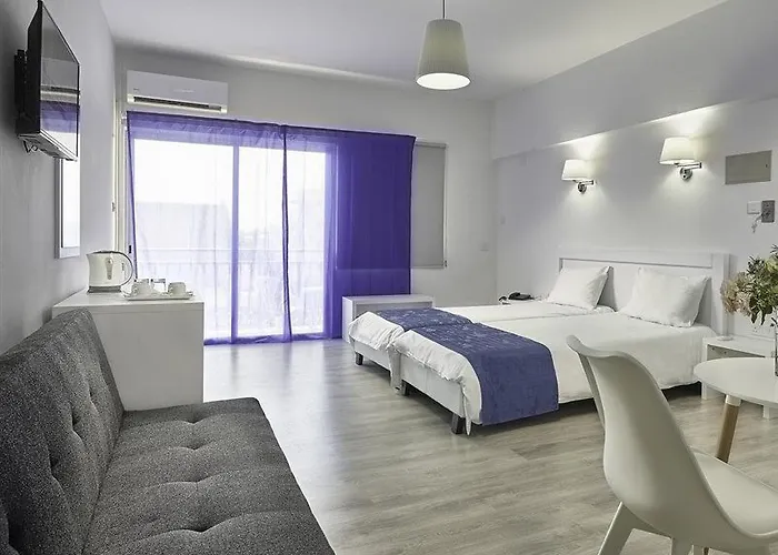 Hotel Mikes Kanarium Larnaca